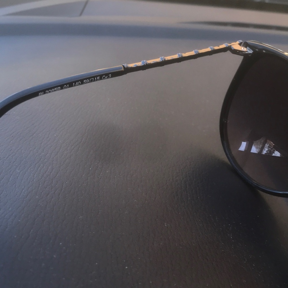 Balmain - Picture 3 of 6